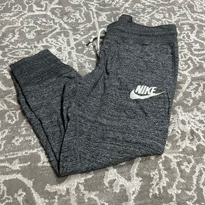 Nike Capris Sweatpants